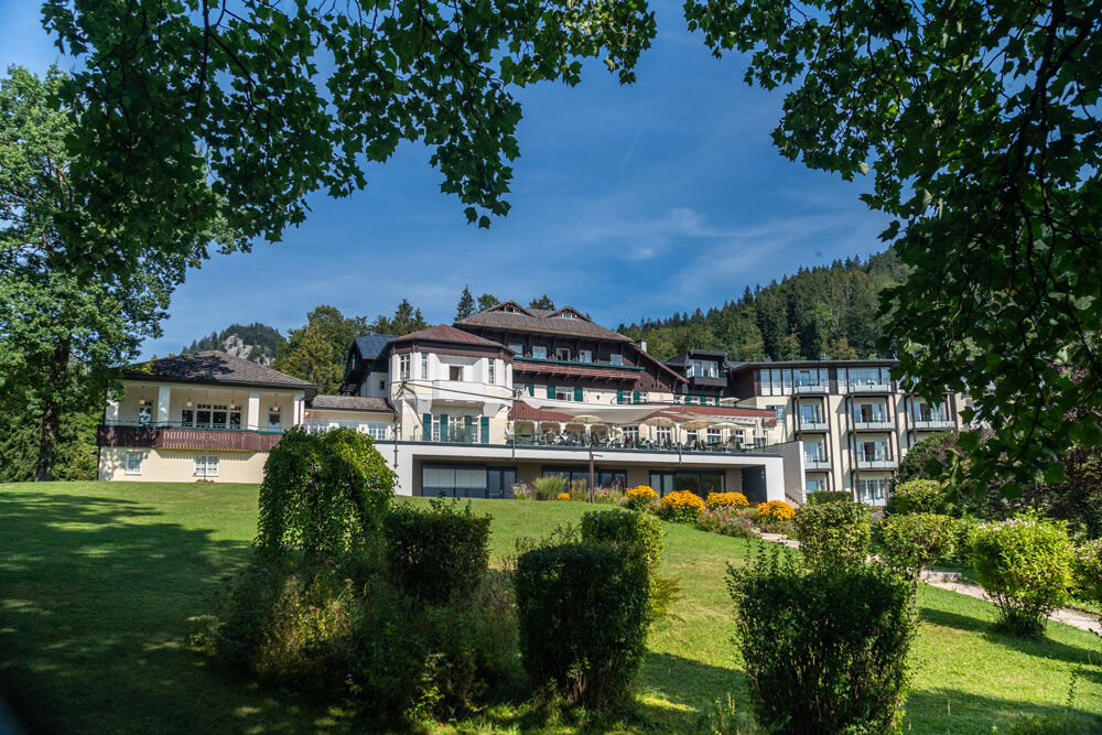 Seehotel Billroth mit grünem Sommergarten