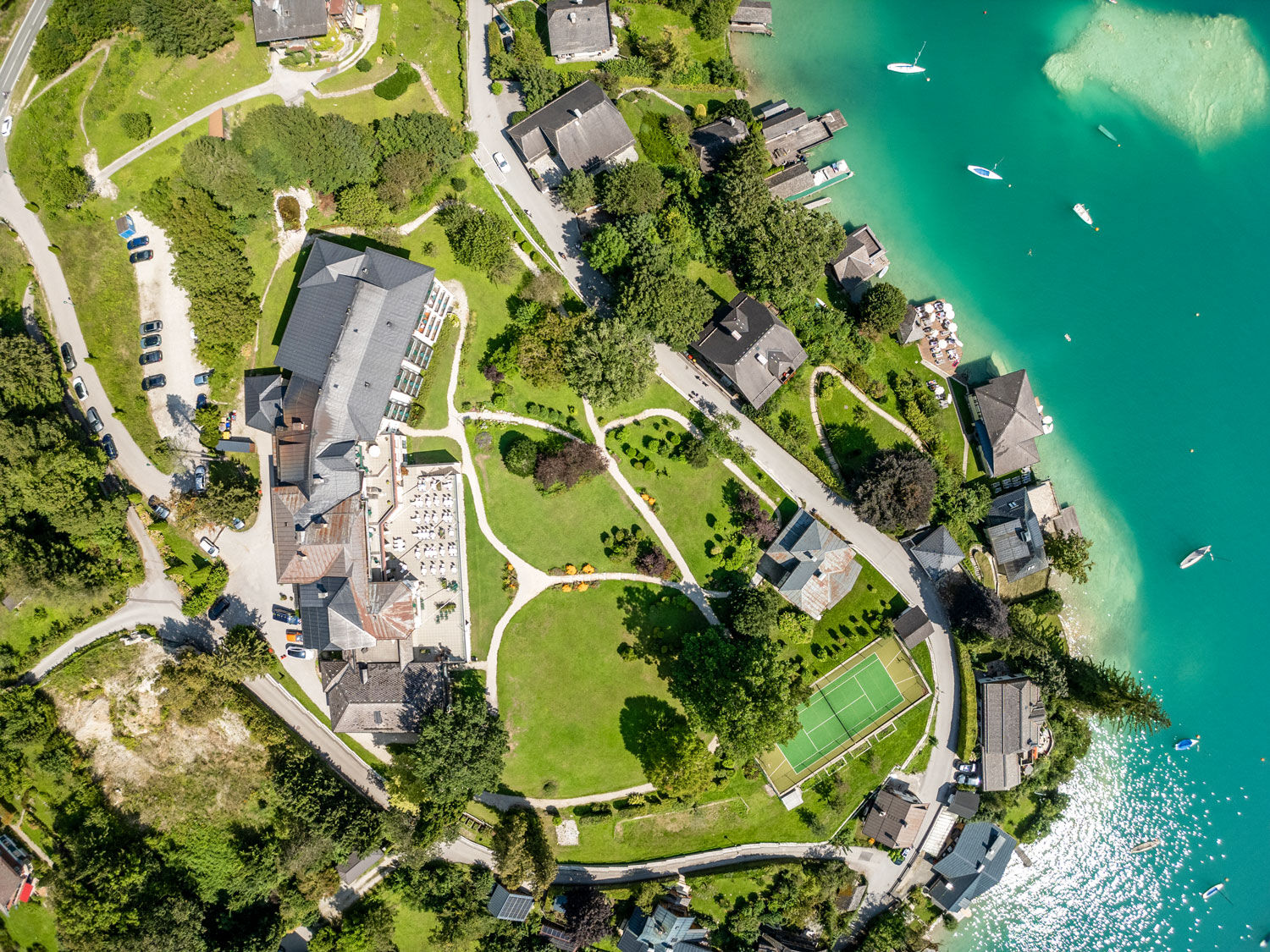 Das Seehotel Billroth von oben am Wolfgangsee