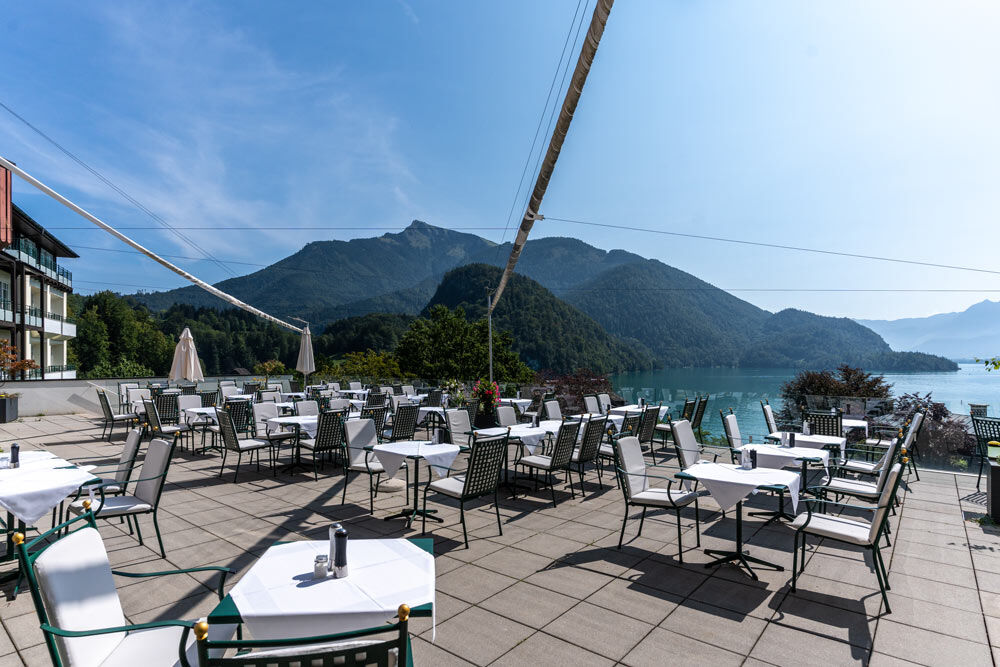 Sonnenterrasse mit Blick auf den Wolfgangsee